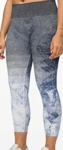 Lululemon Ebb to train tight blue gray pattern leggings size 8